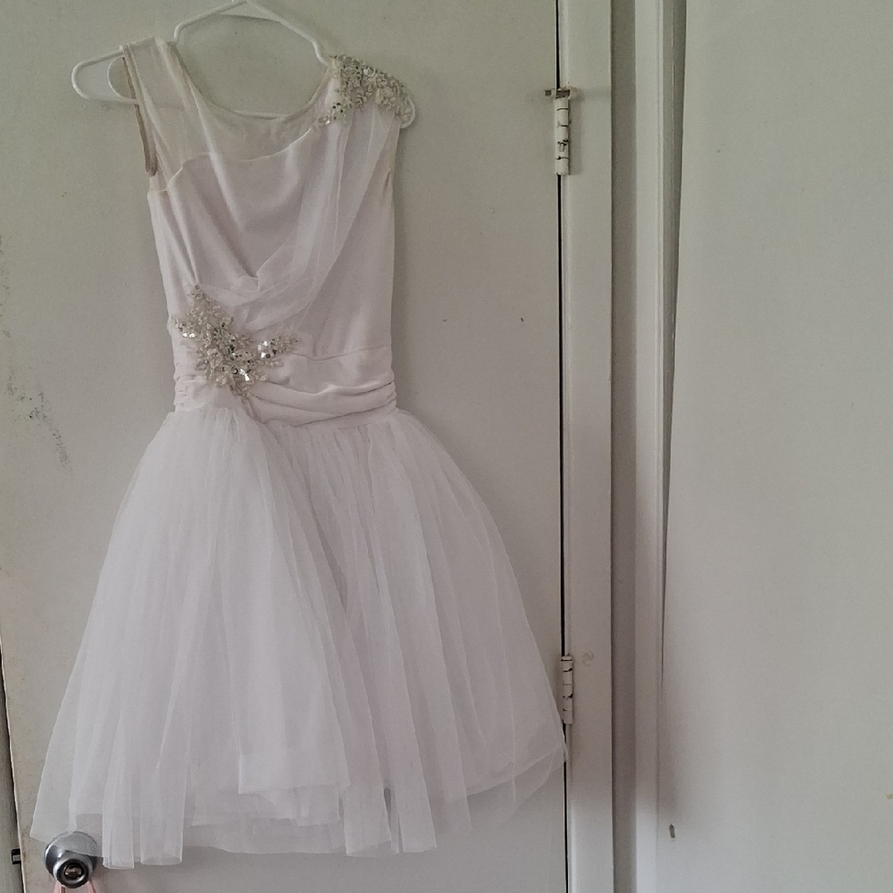 Elegant White Tulle Dress with Embellishments